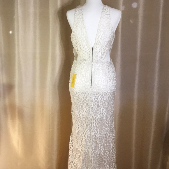 🆕NWT Daisy White Crochet/Macrame Long Maxi Formal Side Cut Out Dress, Jr. L - Picture 4 of 8